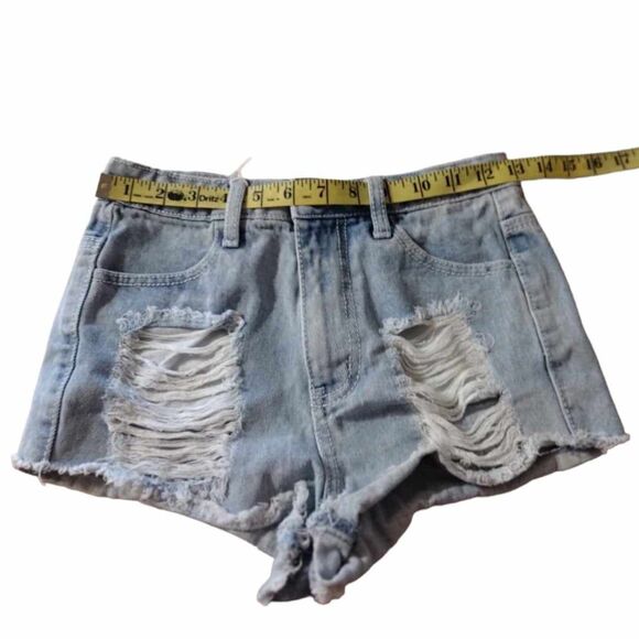 RSQ Maui High Rise Distressed Denim Shorts Size 3 (Juniors)! - Picture 11 of 14
